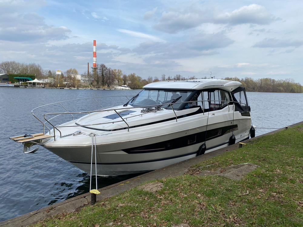 Jeanneau NC 37 Motoryacht kaufen - HW Bootcenter - Bild 1