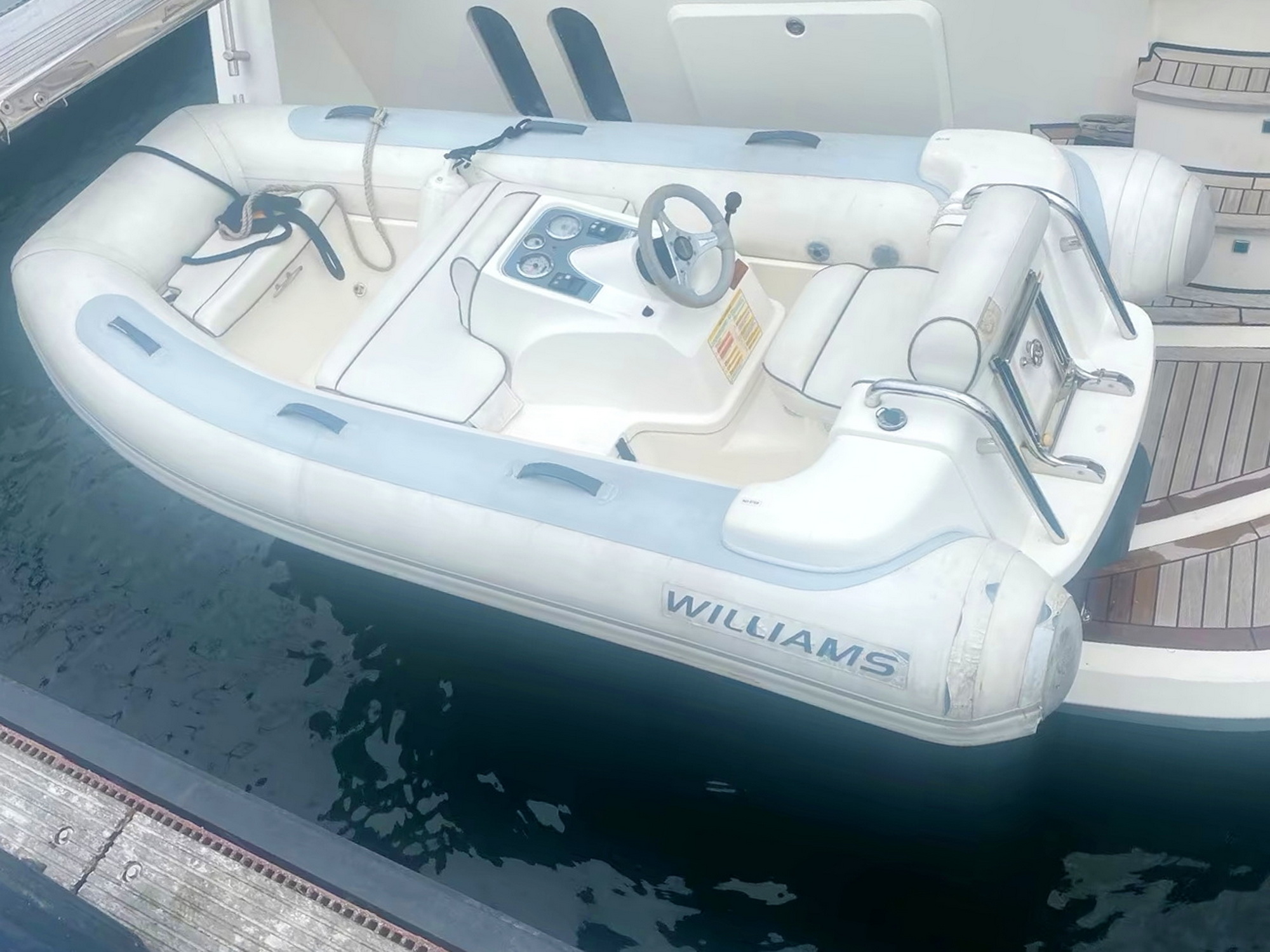 Williams 325 Turbo Jet Motoryacht kaufen - HW Bootcenter - Bild 3