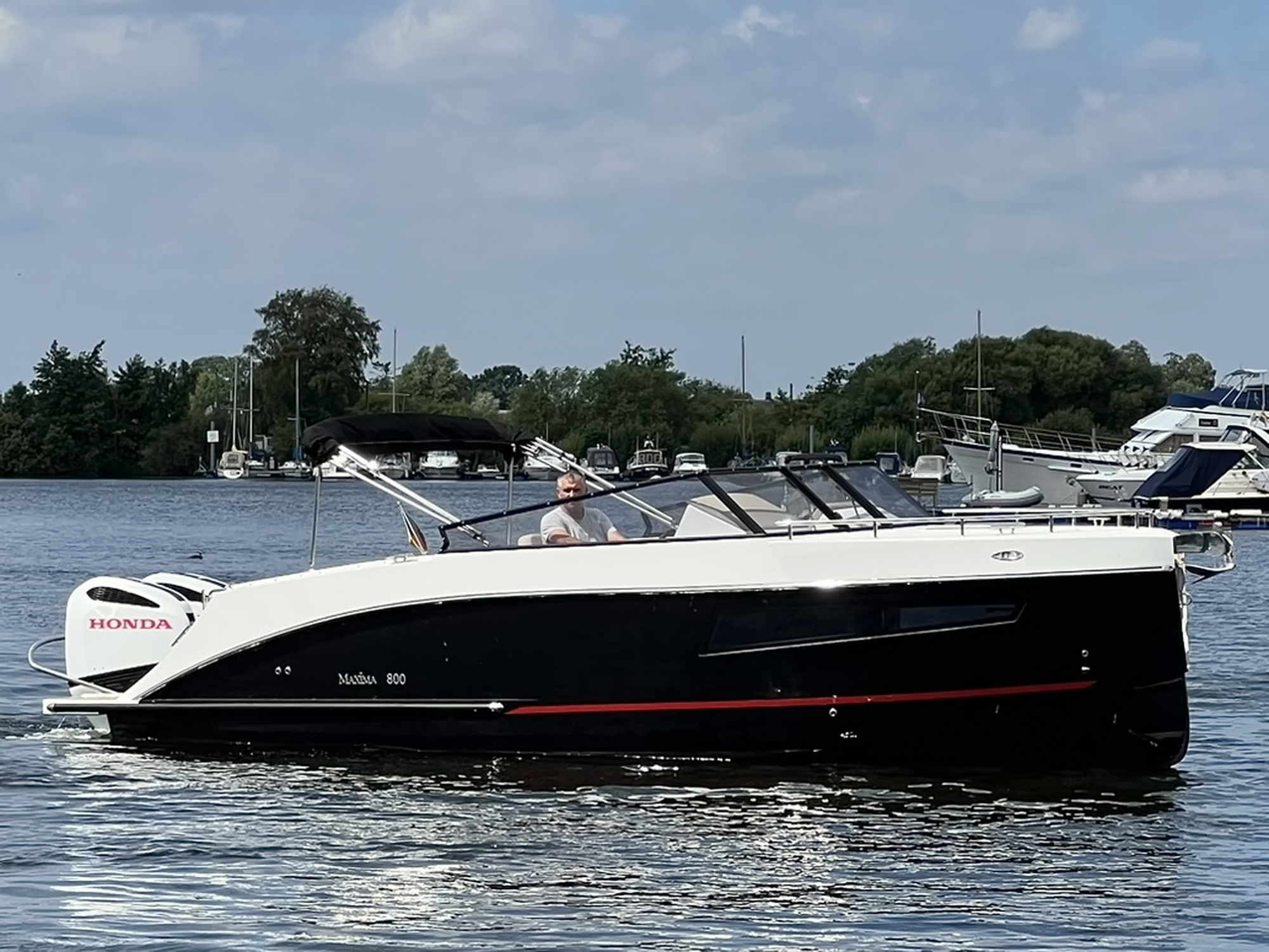 Maxima 800 Cabin Motoryacht kaufen - HW Bootcenter - Bild 2
