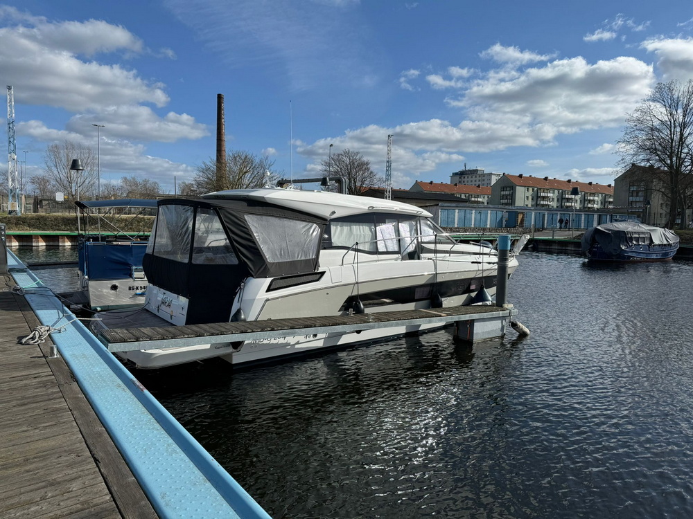 Jeanneau NC 37 Motoryacht kaufen - HW Bootcenter - Bild 2