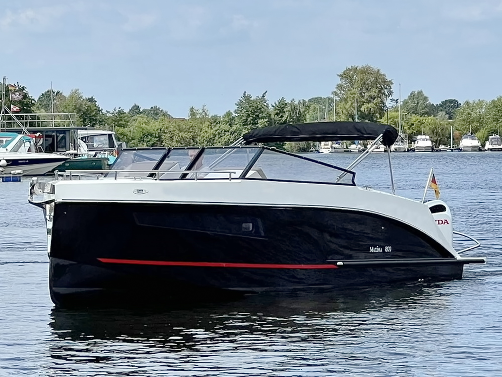 Maxima 800 Cabin Motoryacht kaufen - HW Bootcenter - Bild 3