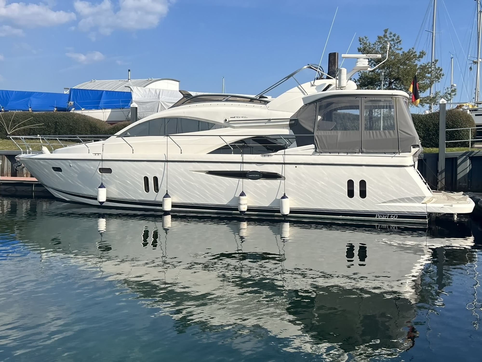Pearl 60 Motoryacht kaufen - HW Bootcenter - Bild 3