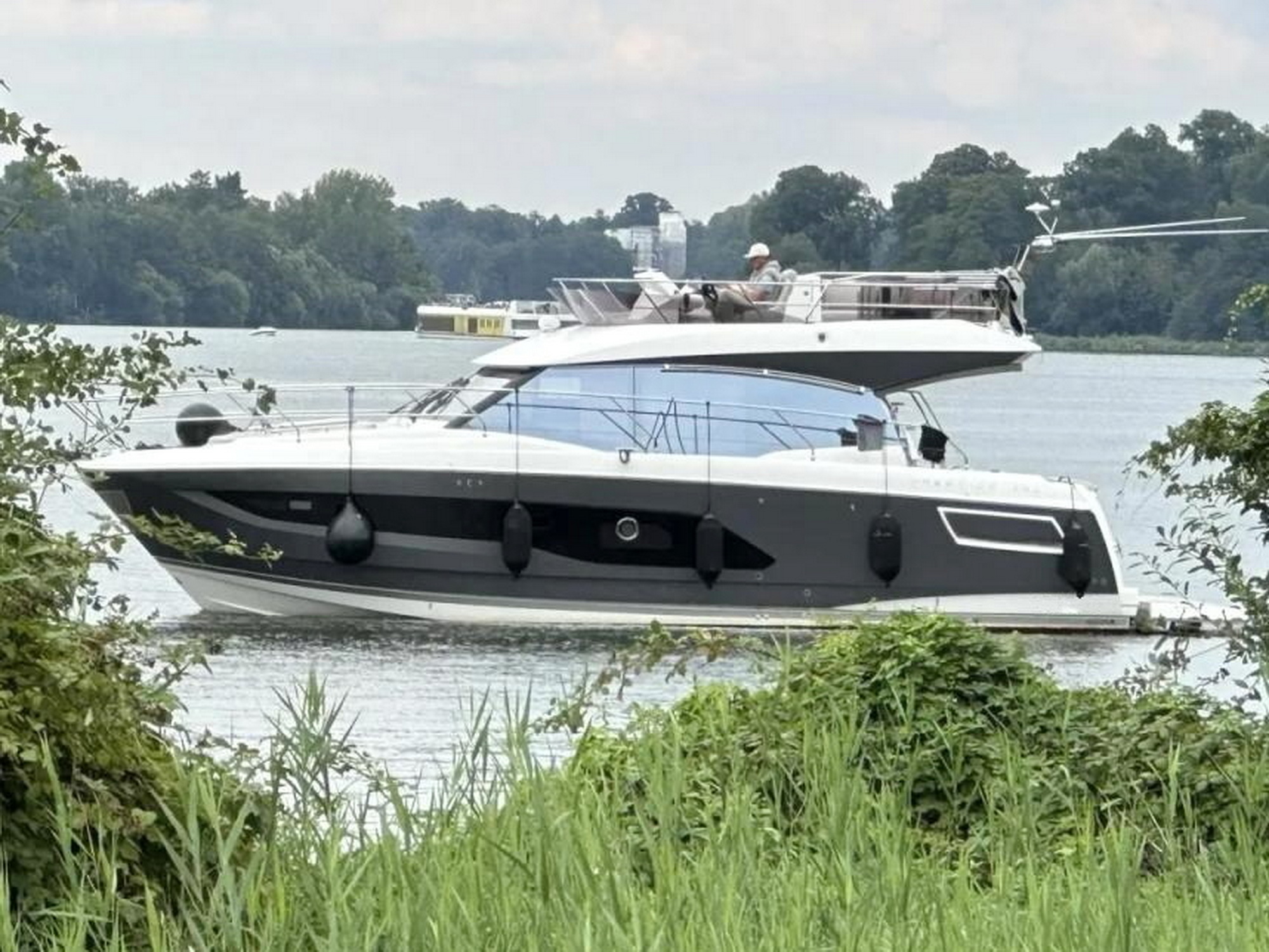 Prestige 420 Fly Motoryacht kaufen - HW Bootcenter - Bild 1