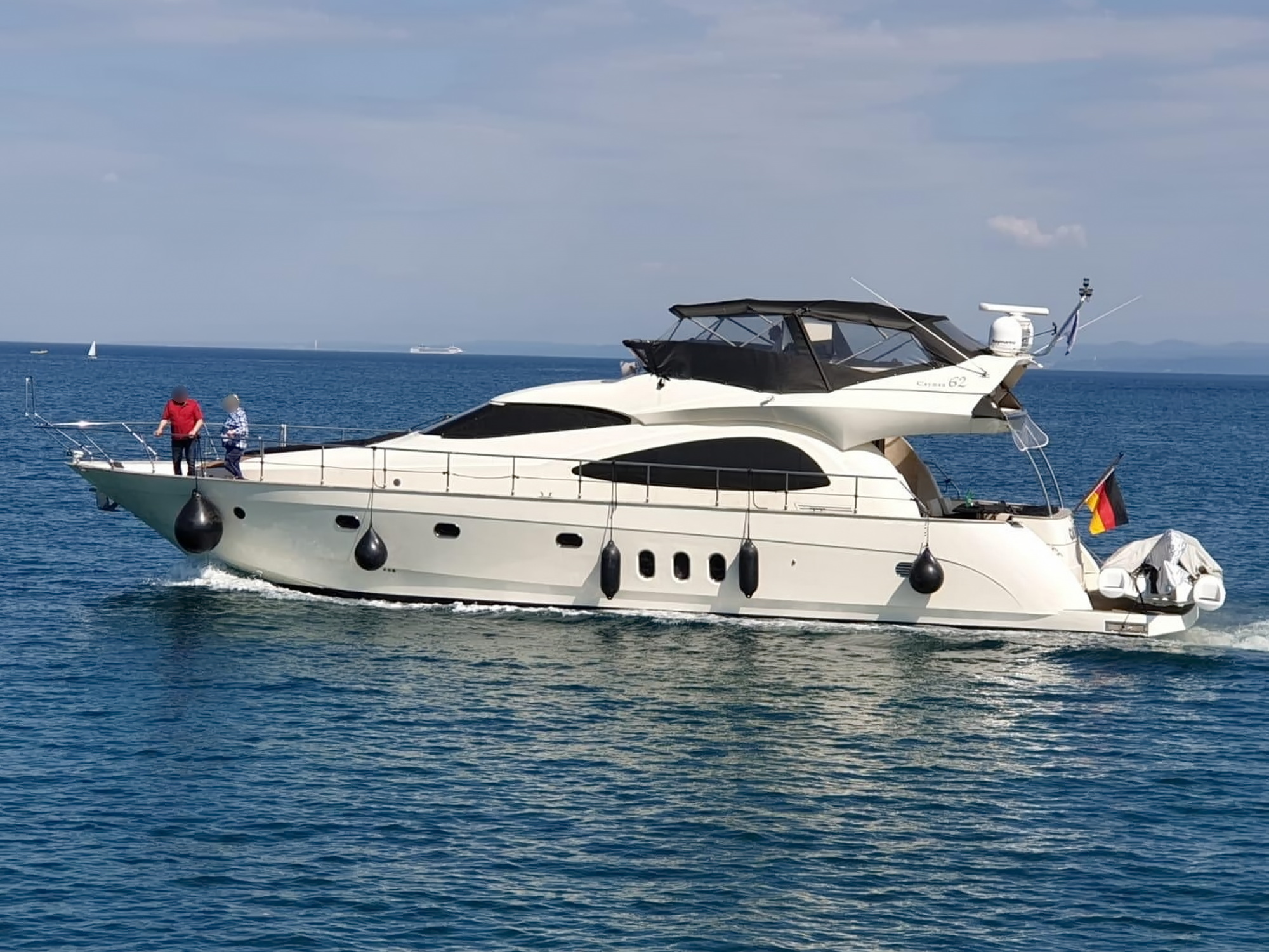 Cayman 62 Cyber Motoryacht kaufen - HW Bootcenter - Bild 2