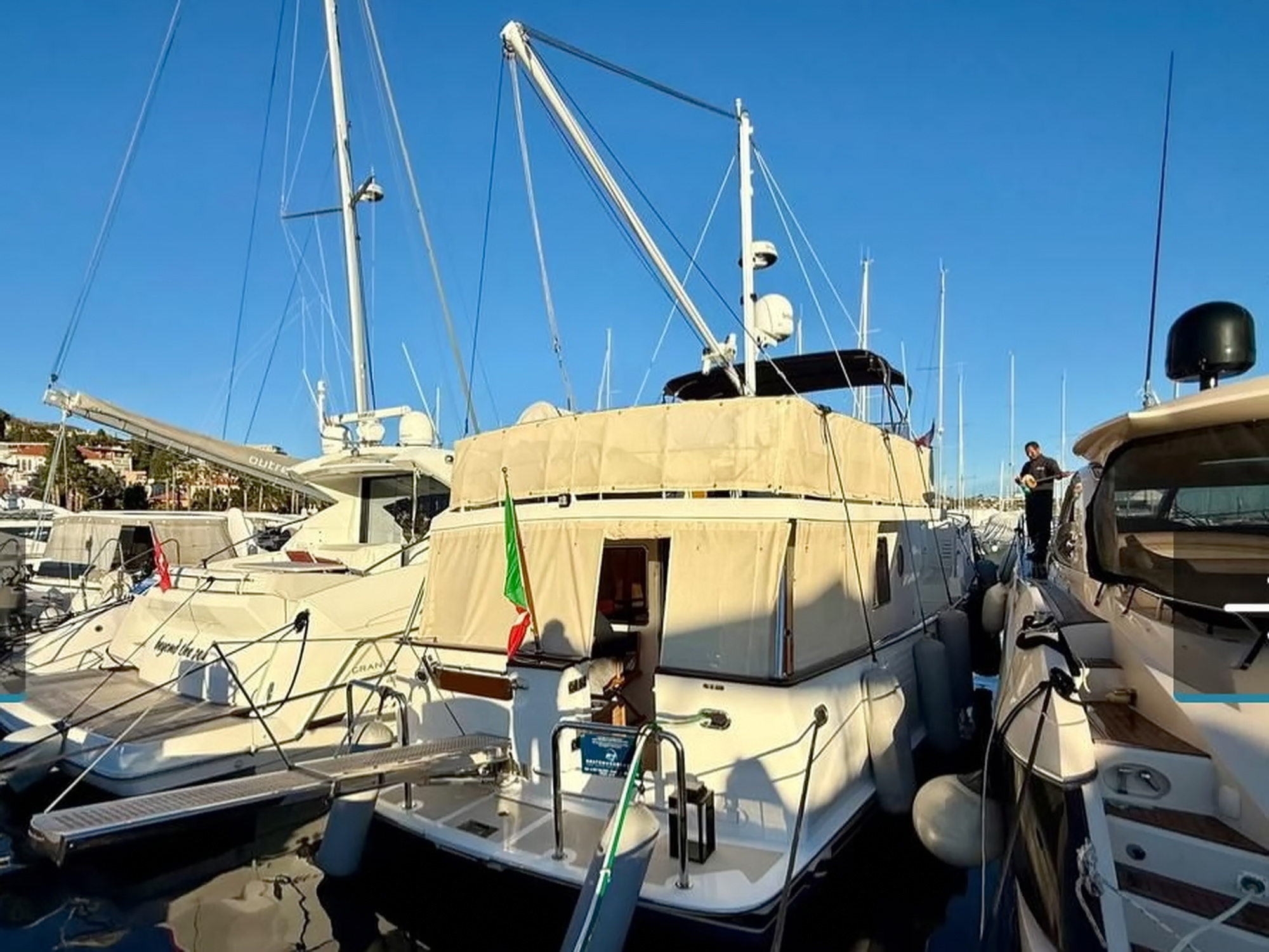 Selene 47 Ocean Motoryacht kaufen - HW Bootcenter - Bild 2