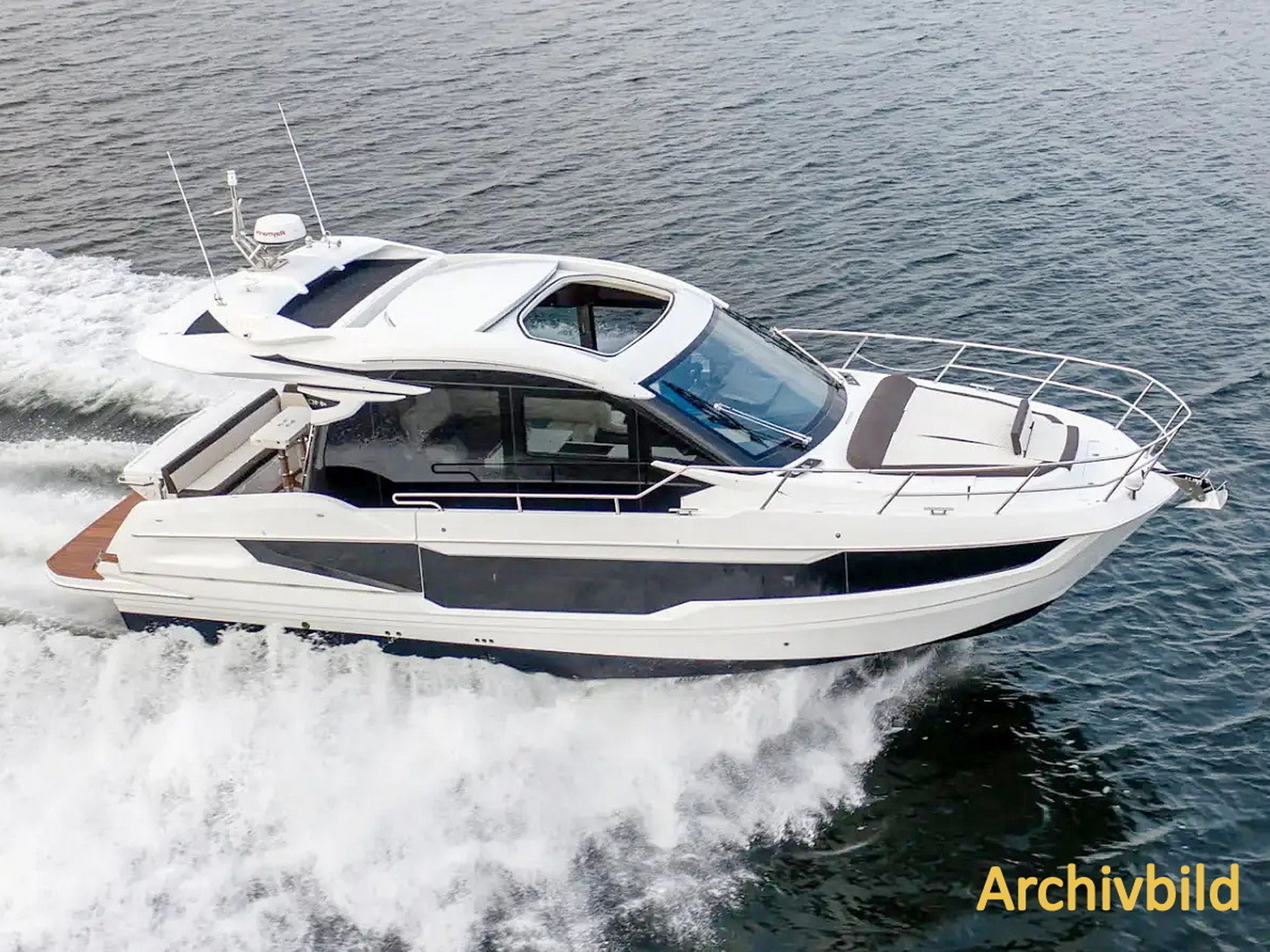 Galeon 410 HTC Motoryacht kaufen - HW Bootcenter - Bild 2