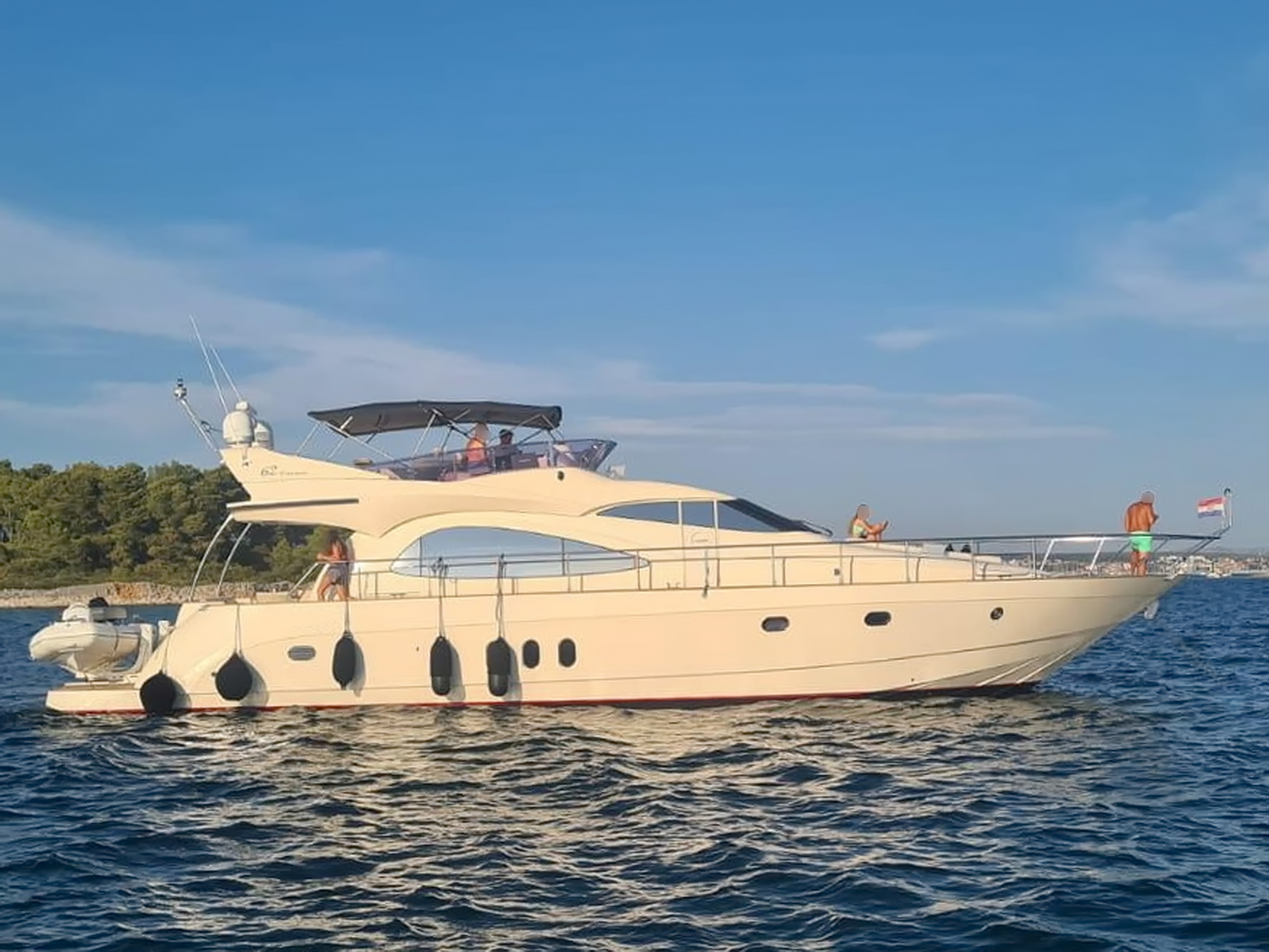 Cayman 62 Cyber Motoryacht kaufen - HW Bootcenter - Bild 1