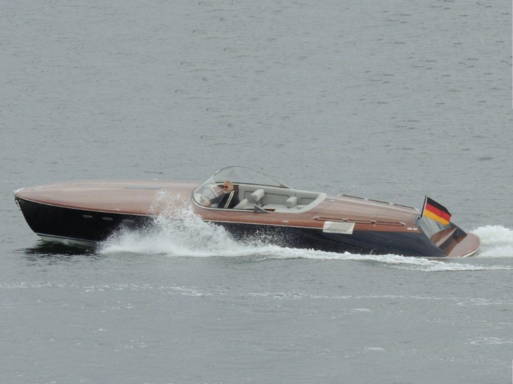 Runabout 33 Motoryacht kaufen - HW Bootcenter - Bild 1